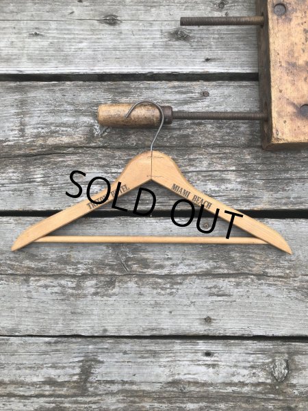画像1: Vintage USA Advertising Wood Hanger TRITON HOTEL (A693) (1)