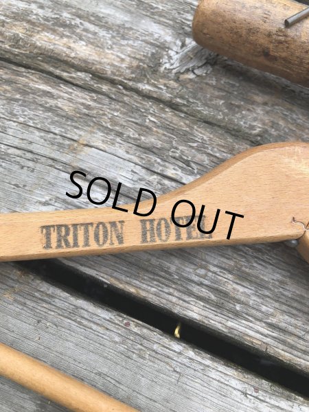 画像2: Vintage USA Advertising Wood Hanger TRITON HOTEL (A693) (2)