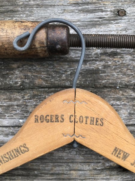 画像3: Vintage USA Advertising Wood Hanger ROGERS CLOTHES (A697) (3)