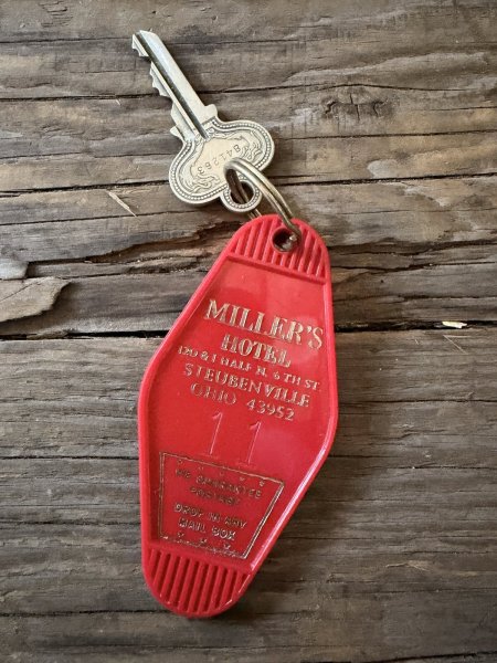 画像1: Vintage Motel Key MILLER'S HOTEL #11 (A828) (1)