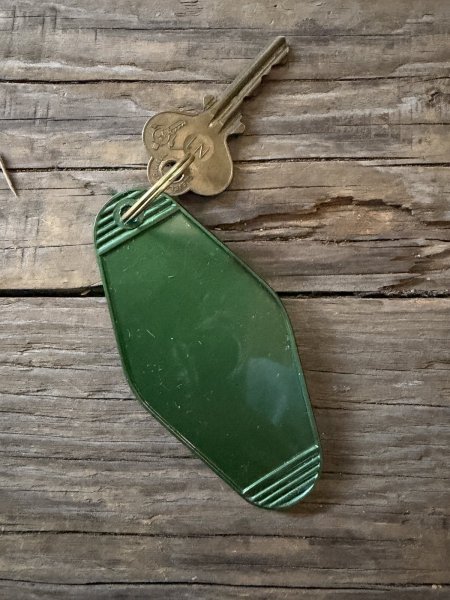 画像2: Vintage Motel Key FUN VALLEY #21 (A833) (2)