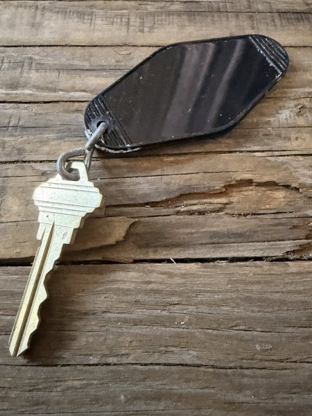 画像3: Vintage Motel Key FISHER'S LANDING #20 (A832) (3)