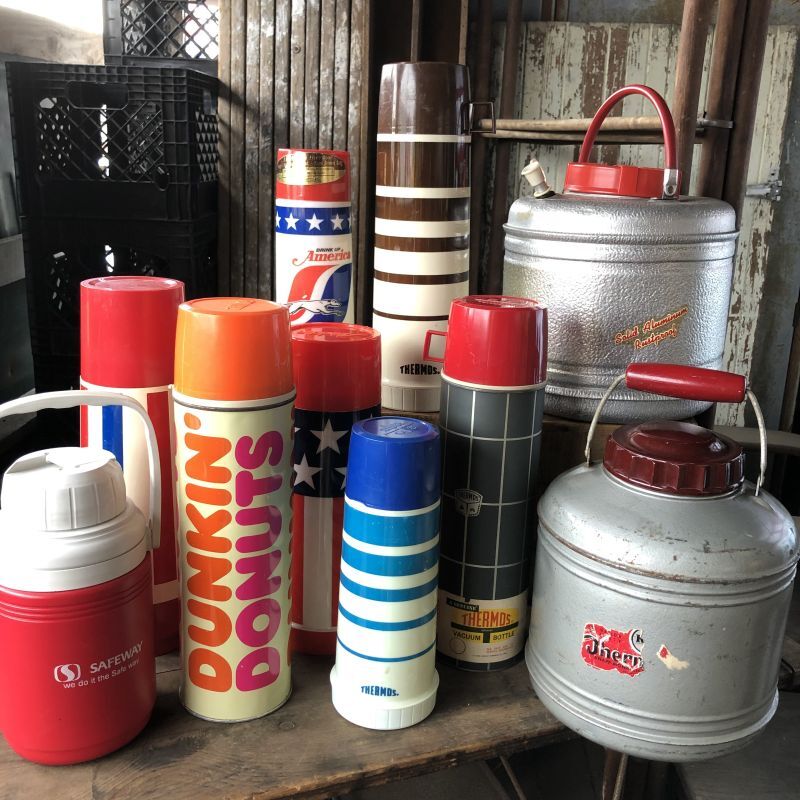 Vintage Thermos Bottle (B929) - 2000toys Antique Mall