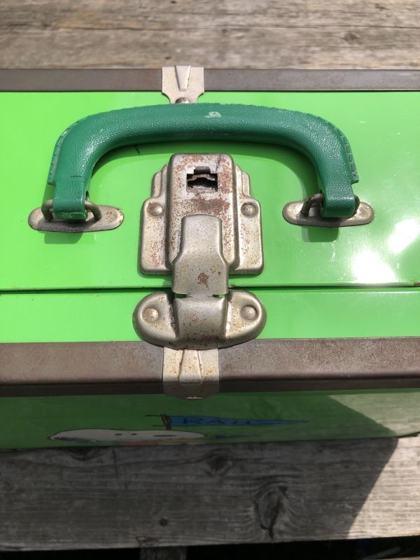 60s Vintage Snoopy Peanuts Gang Metal Trunk Suitcase (M635 60s Vintage Snoopy Peanuts Gang Metal Trunk Suitcase (M635